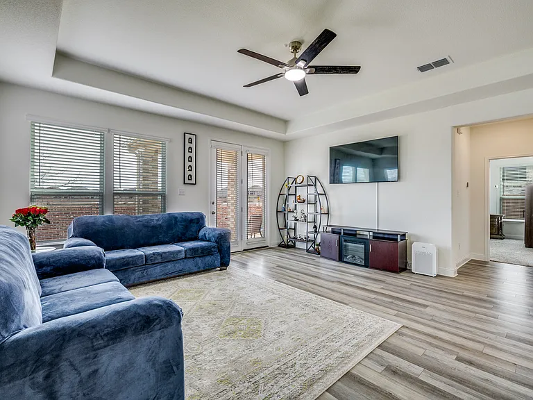 4128 Wood River Trl — Photo 6