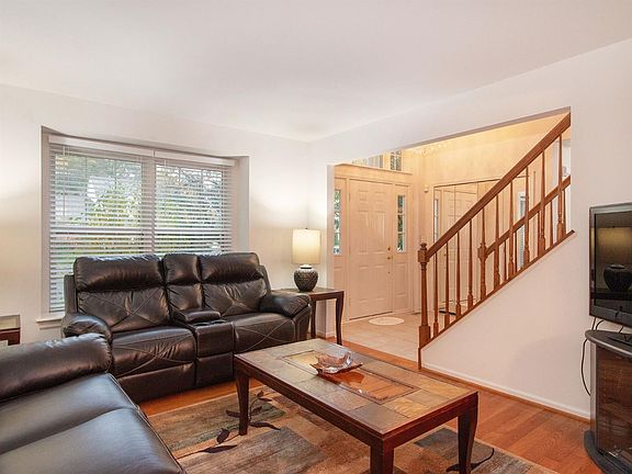 5th image of 3167 Otter Creek Ct