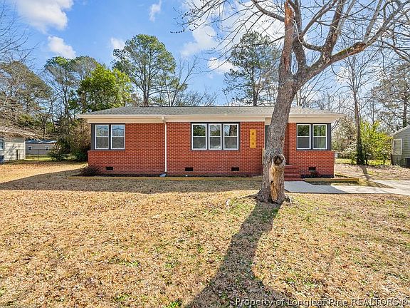 2nd image of 819 Sandalwood Dr