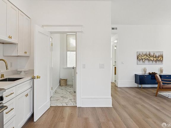 5th image of 2926 25th St #2926