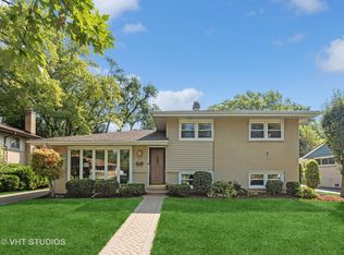 807 N Stratford Rd, Arlington Heights, IL 60004