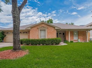 6220 Queenswood Ln, Houston, TX 77008