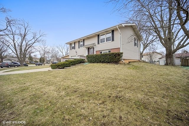 2nd image of 1485 Rosedale Ln