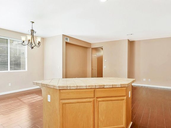 5th image of 1740 Silvershire Dr
