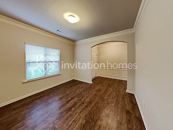 5th image of 3630 Brookhollow Dr