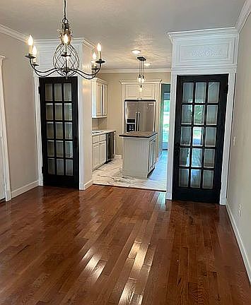 5th image of 415 N Columbus Ave