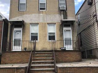 139 W 27th St #1, Bayonne, NJ 07002