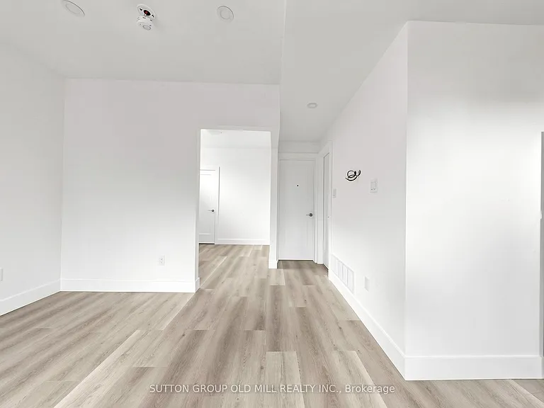 1925 Lawrence Ave W #1 — Photo 20