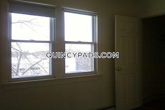 2nd image of 437 Newport Ave #2r