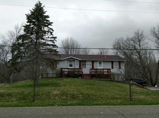 13934 Center Rd, Bath, MI 48808