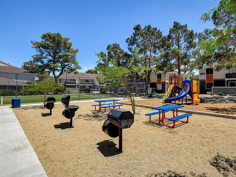 Park 80 Apartments