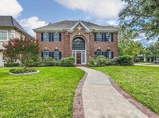 100 Calvi Ct, Bellaire, TX 77401