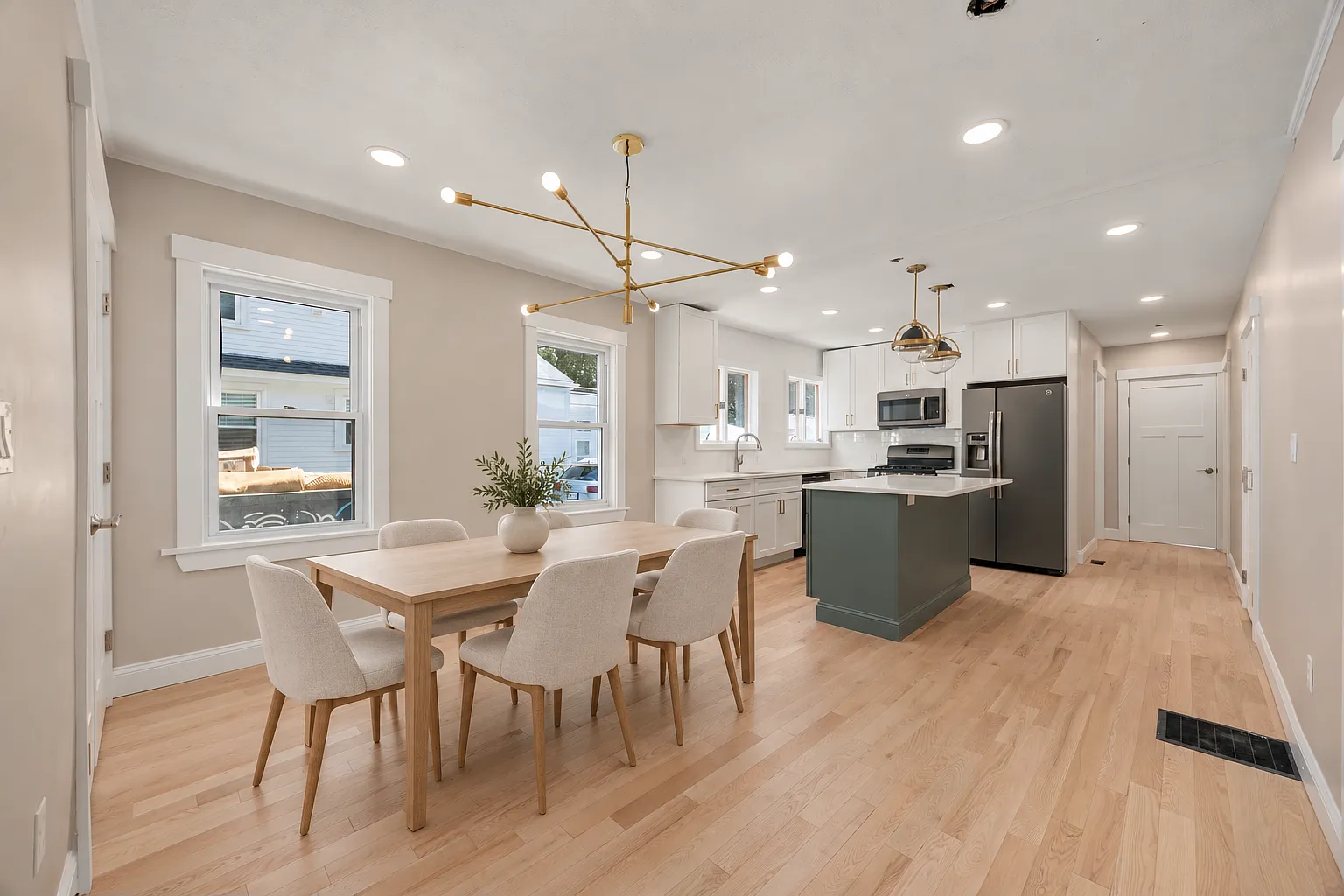 2 bed, 1250 sqft, $3,600 — Photo 3