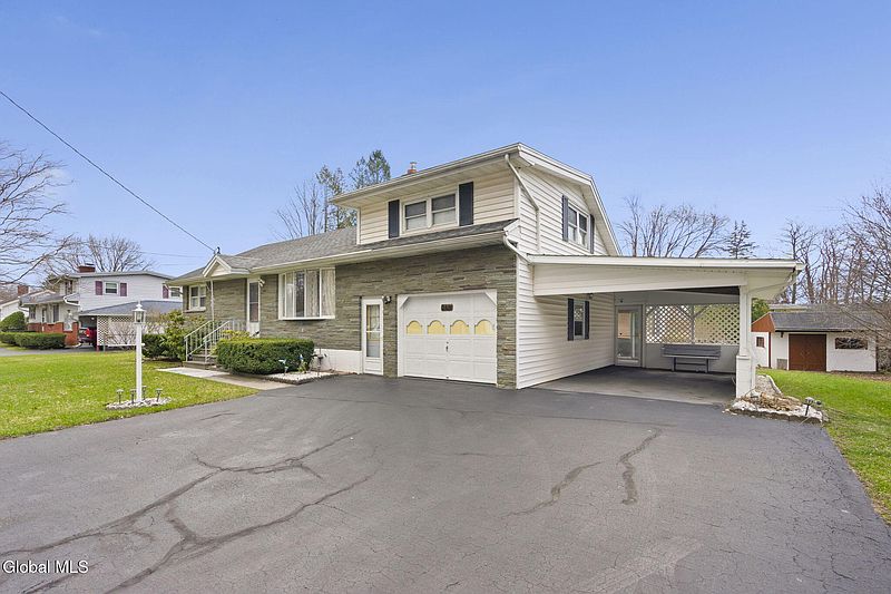 2nd image of 149 Putnam Road