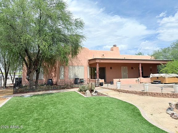 3rd image of 1127 E JOY RANCH Road