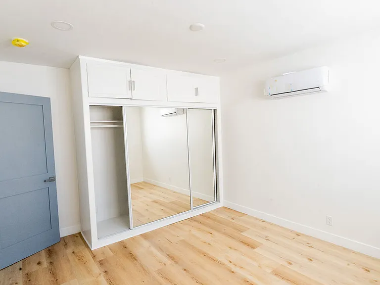 835 S Sherbourne Dr #12 — Photo 6