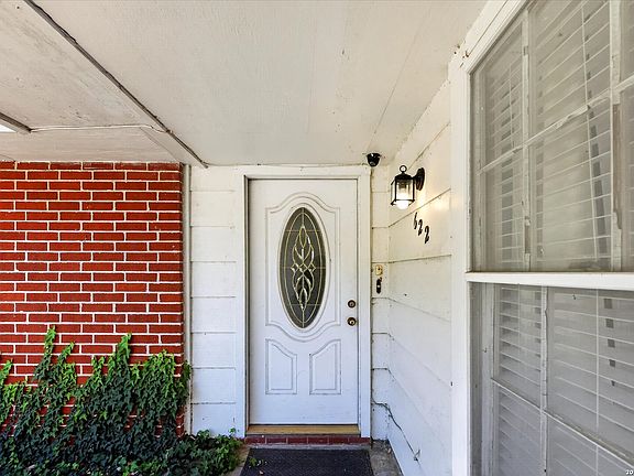 5th image of 622 Serenade Dr