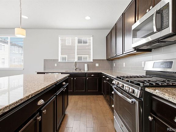 4th image of 638 E Hinsdale Avenue