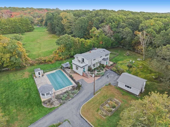 74 Little River Rd, Dartmouth, MA 02748