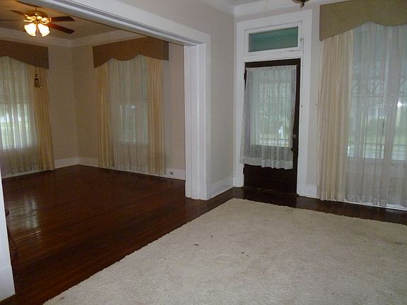 3rd image of 625 Woodward Ave