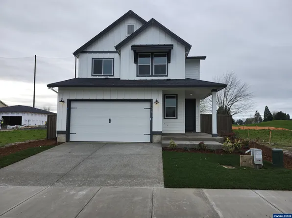 776 Magnolia Ave, Woodburn, OR 97071