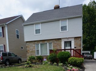 2176 Cranston Rd, University Heights, OH 44118