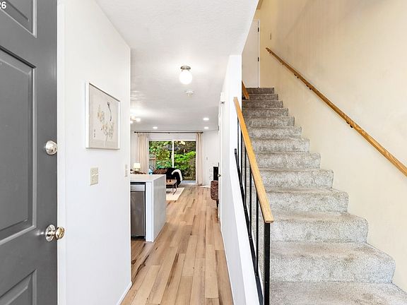 4th image of 4880 SW Scholls Ferry Rd APT 16