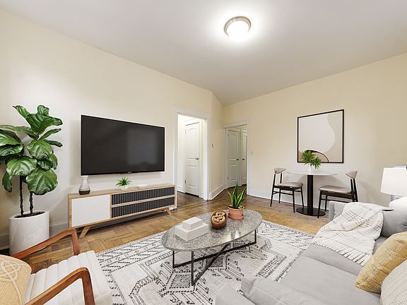 2nd image of 3150 33rd St APT 4B