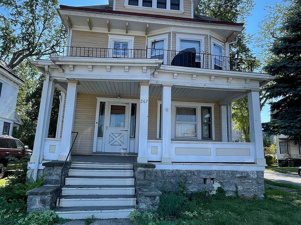 1st image of 267 Humboldt Pkwy #1
