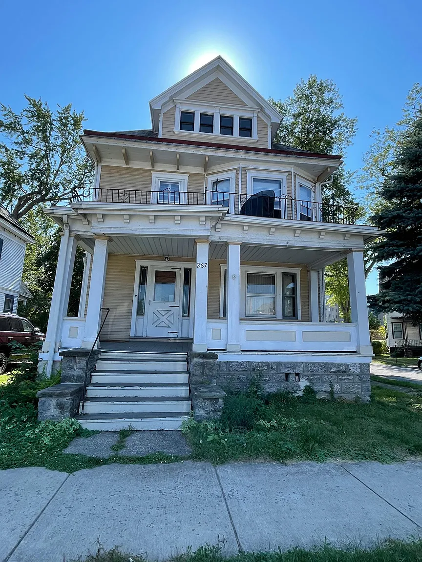 267 Humboldt Pkwy #1 photo 1