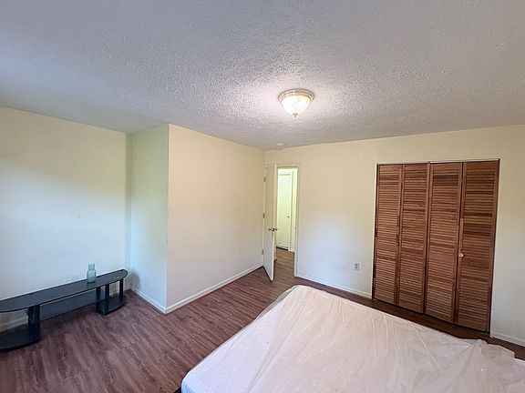 3rd image of 3818 Alexis St