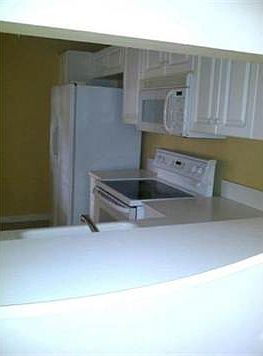 3rd image of 5013 SW 32nd Ter #220