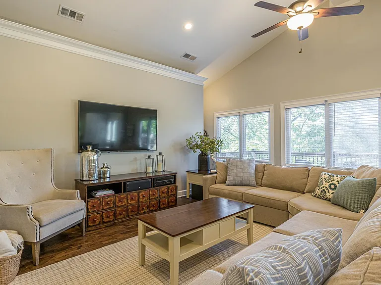3310 Felicia Ct — Photo 12