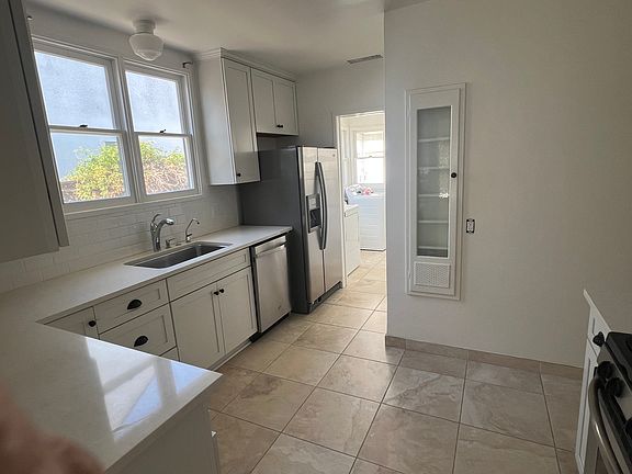 4th image of 608 W Pedregosa St