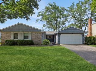 1107 Bernard Dr, Buffalo Grove, IL 60089
