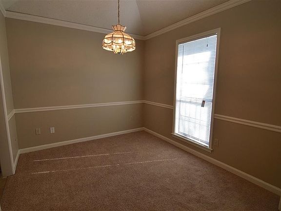 4th image of 2717 Deer Glade Ln