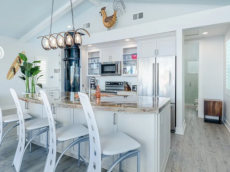 5866 Shell Cove Dr — Photo 2