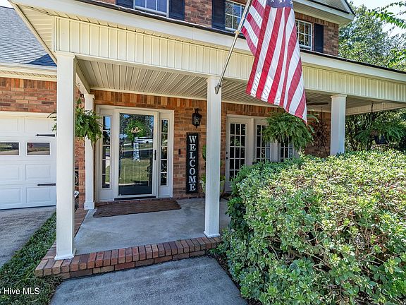 5th image of 825 Sonora Circle
