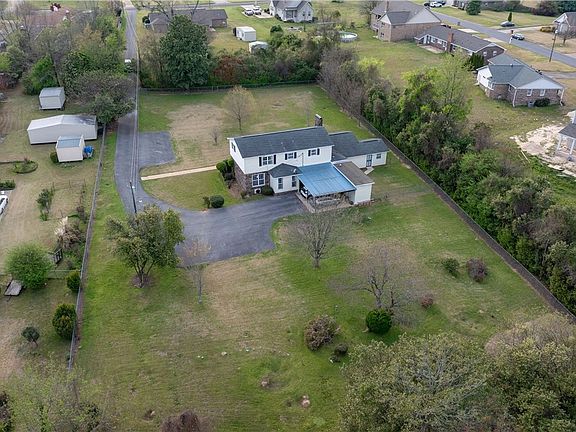 2nd image of 2115 1st Ave