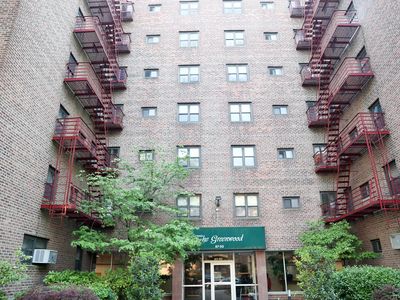 87-30 204 Street #B48, Queens, NY, 11423
