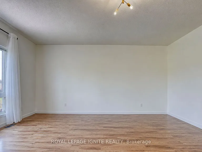 604 Woodmount Cres — Photo 13