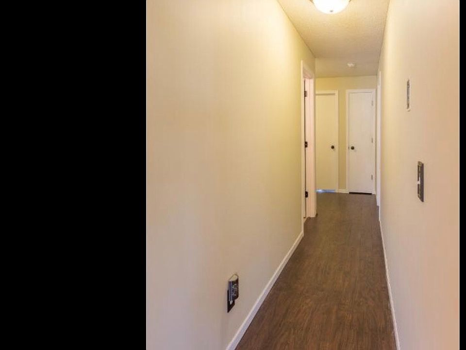 1st image of 8050 Stratford Cir S