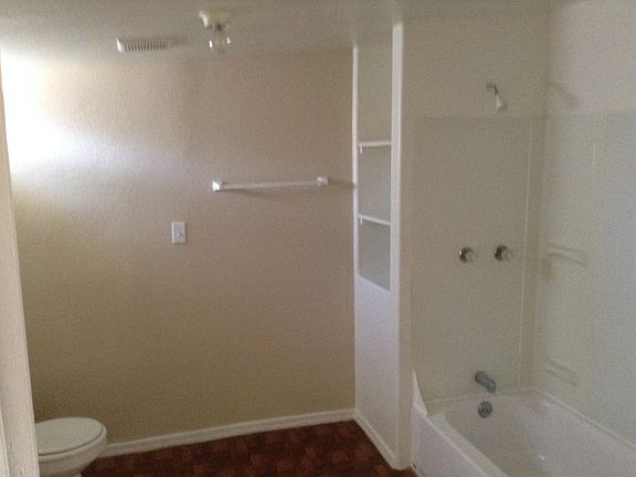 4th image of 2103 W Morten Ave APT 07