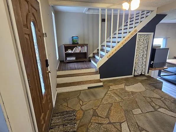 636 S Adams St, Republic, WA 99166
