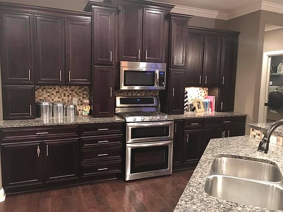 4th image of 2821 Glencrest Dr