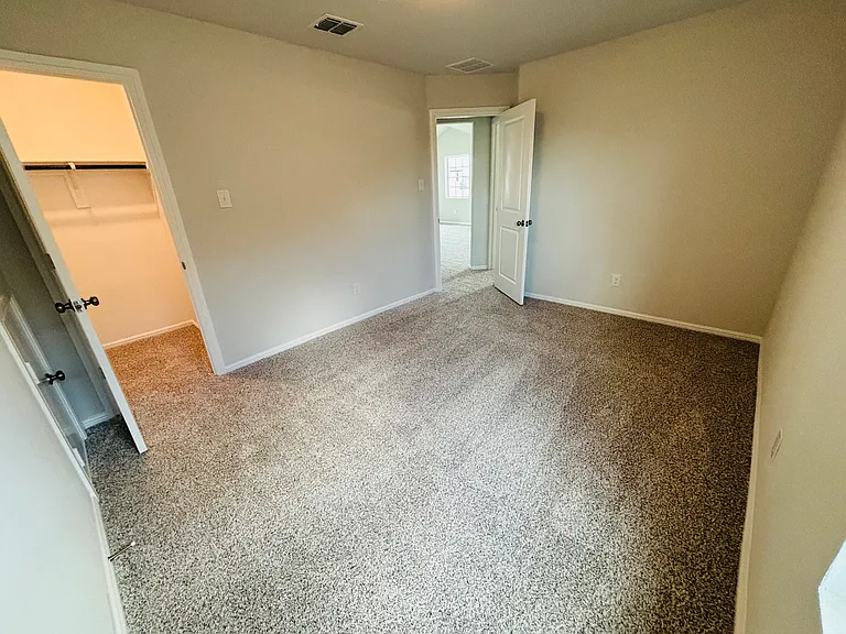 912 Santa Lucia Dr — Photo 25