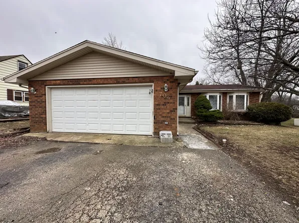 709 Maryknoll Dr, Lockport, IL 60441