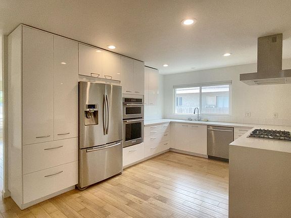 4th image of 16313 S Saint Andrews Pl APT 1