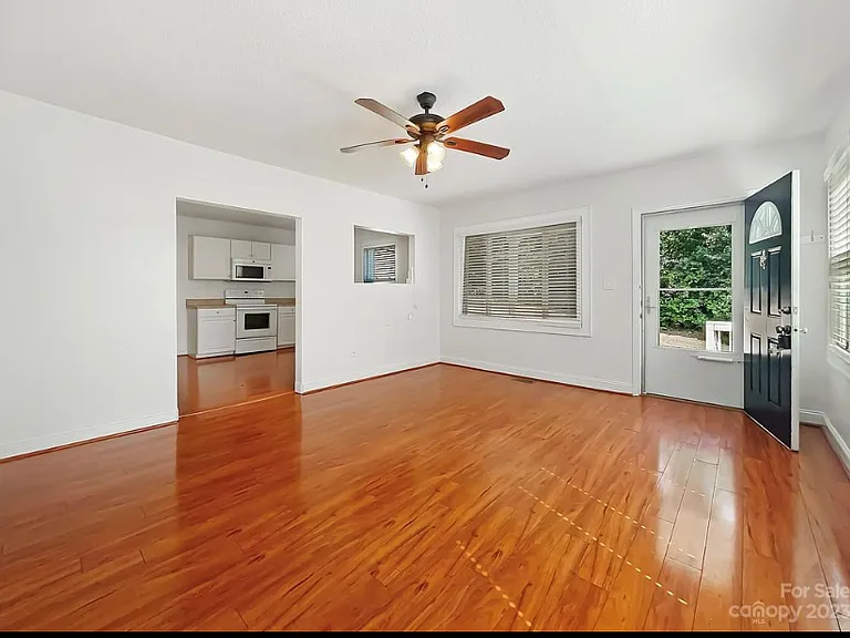 404 Morgan St — Photo 5