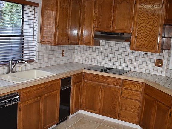 5th image of 477 E Kirst Dr